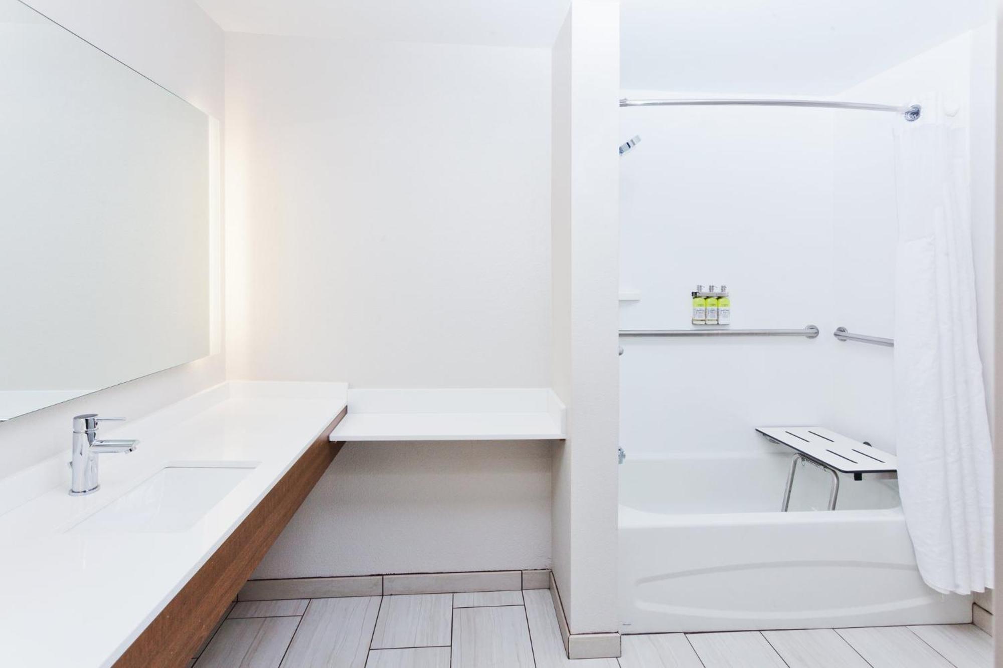 Holiday Inn Express Rome-East By Ihg Buitenkant foto